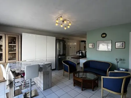 Maison moderne avec cour privée et parking sécurisé - Photo 1