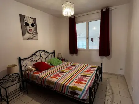 Maison moderne avec cour privée et parking sécurisé - Photo 5