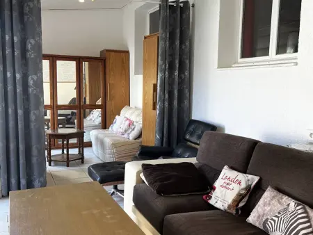 Maison moderne avec cour privée et parking sécurisé - Photo 14
