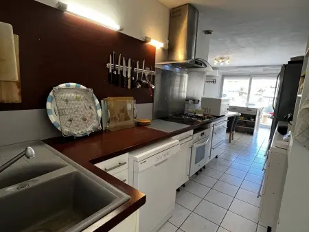 Maison moderne avec cour privée et parking sécurisé - Photo 17