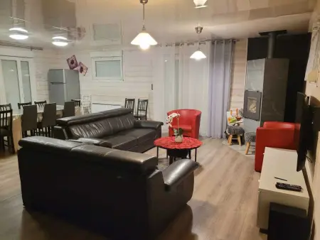 Chalet chaleureux à Cornimont avec piscine privée - Photo 10