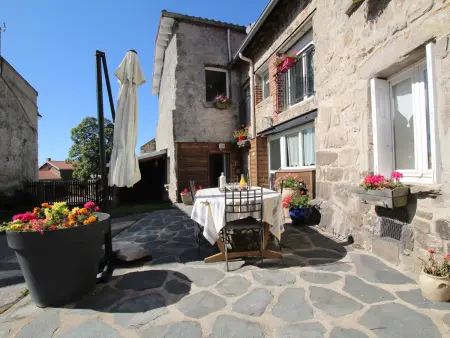 Maison familiale près du Parc Régional du Pilat - Photo 1