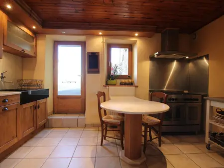 Maison familiale près du Parc Régional du Pilat - Photo 3