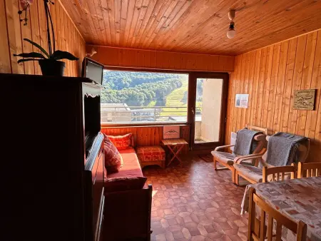 Appartement au cœur de Super Besse, vue sur montagnes - Photo 3
