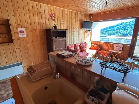 Appartement au cœur de Super Besse, vue sur montagnes - Photo 10