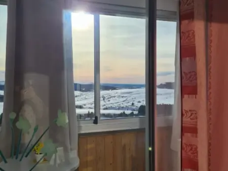 Studio avec loggia à Super Besse, proche des pistes - Photo 4