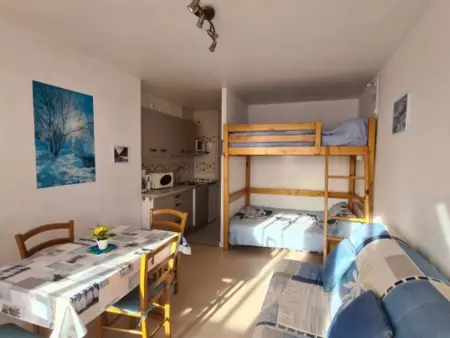 Studio avec loggia à Super Besse, proche des pistes - Photo 7