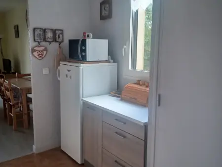 Studio à Besse-et-Saint-Anastaise avec parking et vue Monts du Cantal - Photo 3