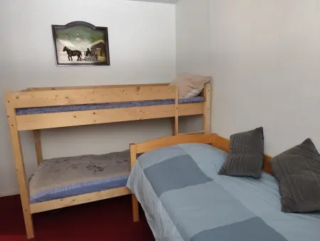 Appartement au Cœur de Super Besse avec Balcon et Parking - Photo 2