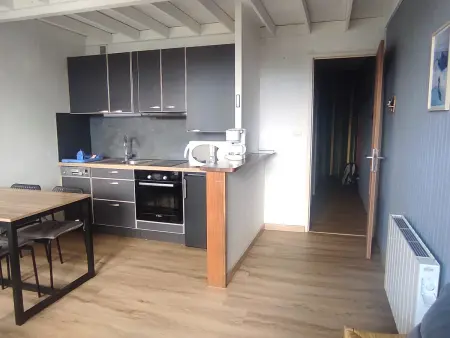Appartement au Cœur de Super Besse avec Balcon et Parking - Photo 4
