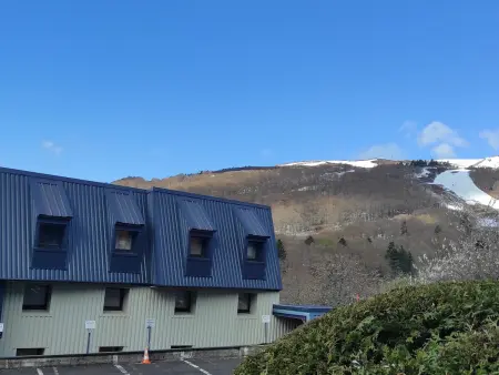 Appartement au Cœur de Super Besse avec Balcon et Parking - Photo 15
