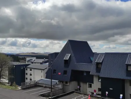 Appartement au Cœur de Super Besse avec Balcon et Parking - Photo 17