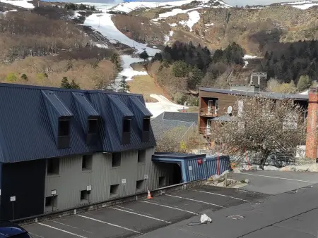 Appartement au Cœur de Super Besse avec Balcon et Parking - Photo 18