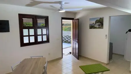 Appartement avec terrasse à Le Lamentin, 70 m², 4 étoiles - Photo 1