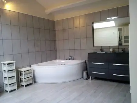 Villa spacieuse avec piscine privée à Ranton - 330 m² - Photo 7