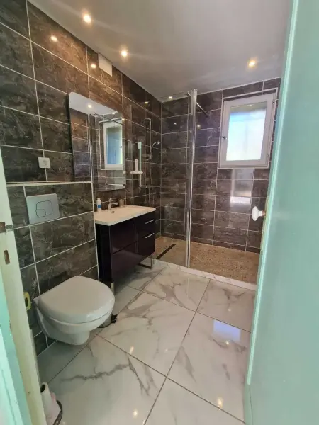 Villa spacieuse avec piscine privée à Ranton - 330 m² - Photo 17