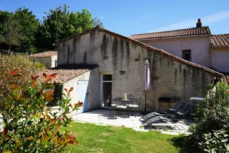 Charmante maison avec piscine à Chalandray, 25 m² - Photo 17