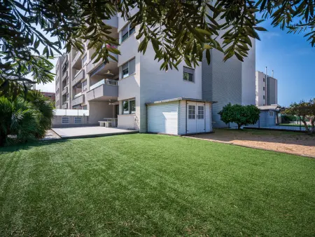 Rez-de-chaussée paisible avec jardin privatif et terrasse - Photo 2