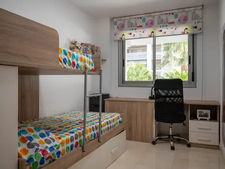Rez-de-chaussée paisible avec jardin privatif et terrasse - Photo 14