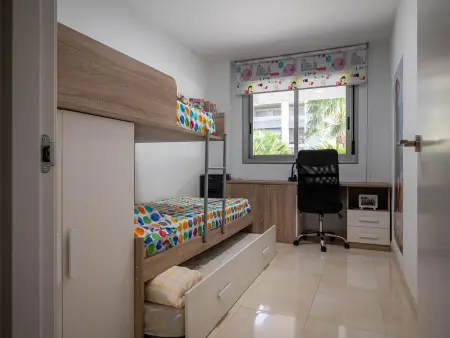 Rez-de-chaussée paisible avec jardin privatif et terrasse - Photo 17