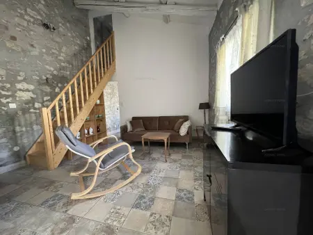 Chaleureuse maisonnette au cœur de Ruoms avec terrasse et parking - Photo 1