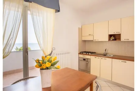 RESIDENCE SANT'ANNA TWO-ROOM APARTMENT 4 PAX B4, Appartement Classique à Pietra Ligure - Photo 4
