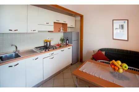 RESIDENCE SANT'ANNA TWO-ROOM APARTMENT 4 PAX B4, Appartement Classique à Pietra Ligure - Photo 5