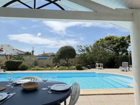 Élégante villa moderne à deux pas de la plage - Photo 2
