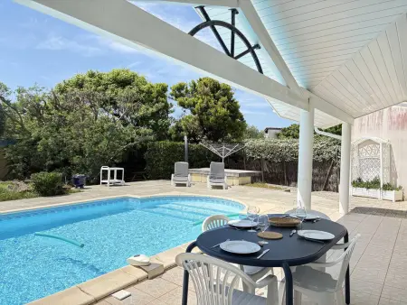 Élégante villa moderne à deux pas de la plage - Photo 16