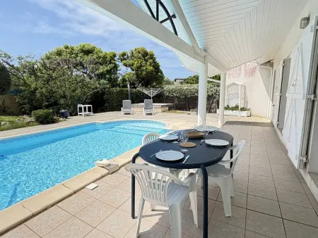 Élégante villa moderne à deux pas de la plage - Photo 17