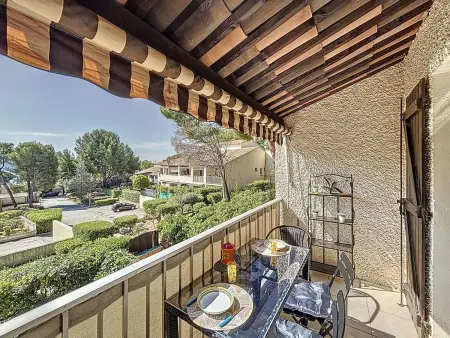 Joli studio avec terrasse et parking proche plage - Photo 1