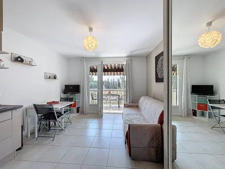 Joli studio avec terrasse et parking proche plage - Photo 2