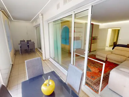 Grand 3P Centre Menton avec Terrasse, Parking et Piscine - Photo 3