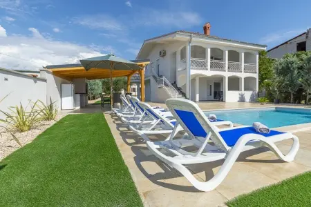 Villa Susanne with Private Pool, Villa relaxante près de Porec avec piscine - Photo 6