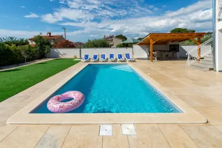 Villa Susanne with Private Pool, Villa relaxante près de Porec avec piscine - Photo 12