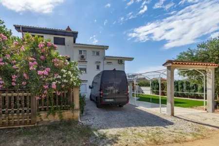 Villa Susanne with Private Pool, Villa relaxante près de Porec avec piscine - Photo 38