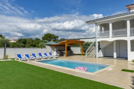 Villa Susanne with Private Pool, Villa relaxante près de Porec avec piscine - Photo 41