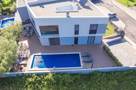 Villa Pinus, Villa avec piscine, salle de jeux, jardin - Photo 35