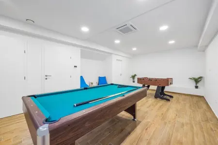 Villa Pinus, Villa avec piscine, salle de jeux, jardin - Photo 40