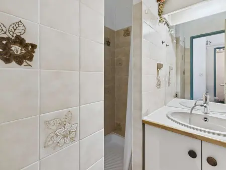 Studio Cabine Lumineux pour 4 au Grau d'Agde avec Vue Piscine et Parking - Photo 5