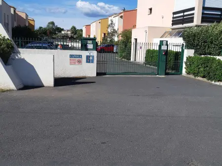 Studio Cabine Lumineux pour 4 au Grau d'Agde avec Vue Piscine et Parking - Photo 9