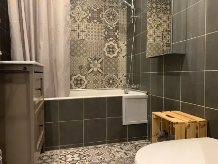 Studio rénové pour 4, balcon sud, parking privé à Pra Loup - Photo 4