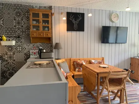 Studio rénové pour 4, balcon sud, parking privé à Pra Loup - Photo 6