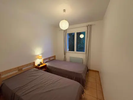 Villa ensoleillée avec terrasse près de la plage - Photo 8