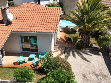 Villa ensoleillée avec terrasse près de la plage - Photo 21