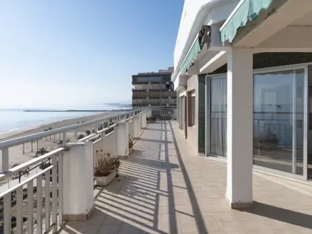 Appartement familial en bord de plage avec piscine, parking et Wi-Fi à Cullera - Photo 3