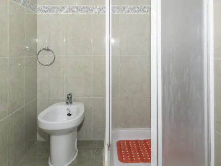 Appartement familial en bord de mer avec piscine et parking - Photo 9