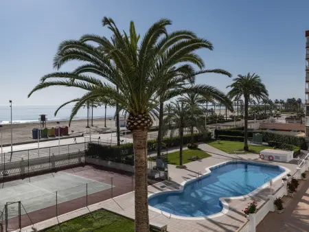 Appartement familial en bord de mer avec piscine et parking - Photo 27