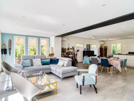 Villa Azurine, Maison 8 personnes à Garéoult La Roquebrussane - Photo 1