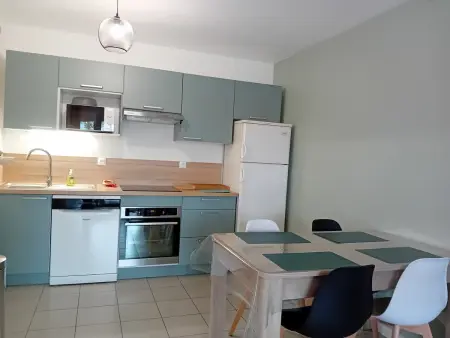 Appartement charmant proche plage avec terrasse et parking - Photo 11